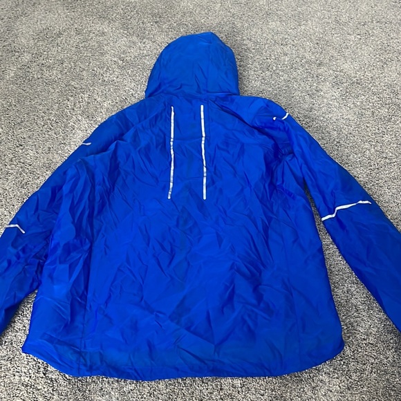 ASICS running jacket - Picture 3 of 3